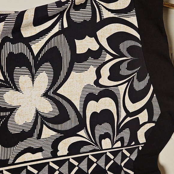 Alfred Dunner Floral Geometric Top - Picture 4 of 8